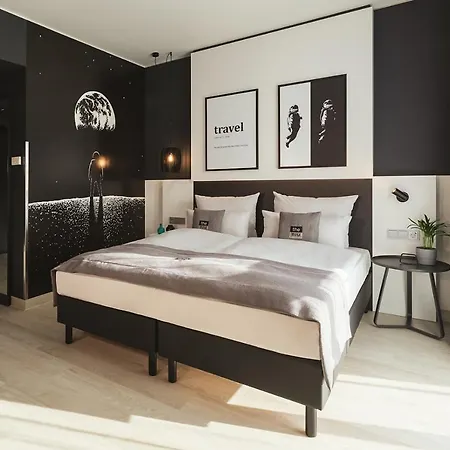 - The Niu Star By Ihg Ξενοδοχείο Σίντελφινγκεν