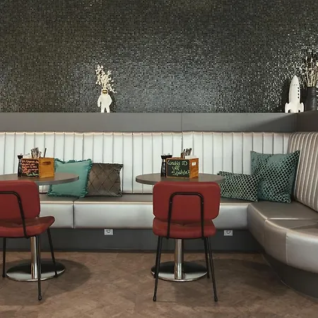 - The Niu Star By Ihg Sindelfingen